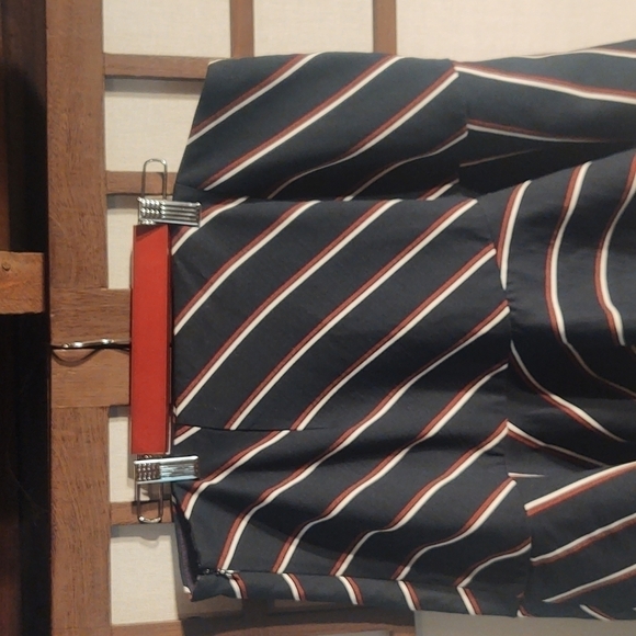 Express Navy, White, and Red Ruffled  Asymmetrical Mini Skirt Sz 12 - Picture 5 of 7